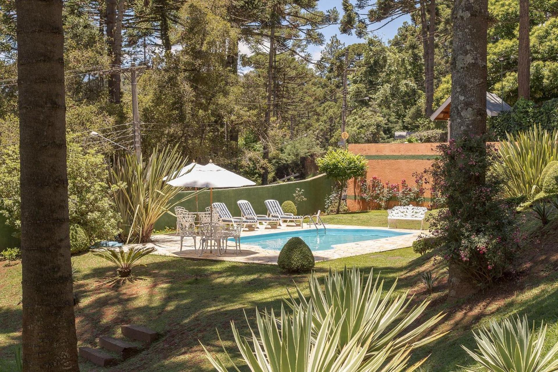 Pousada D'Lines Campos do Jordão エクステリア 写真